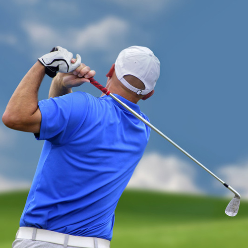 Спортсмен 8 букв. Спортсмены в гольфах. День гольфа. Гольфист со спины. Робот гольфист.