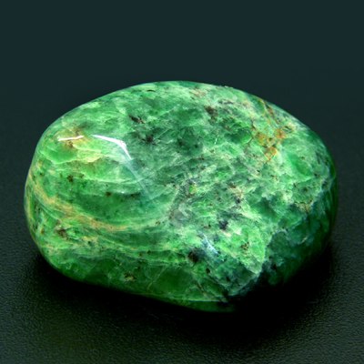 Яблочно зеленый поделочный камень — 6 букв сканворд